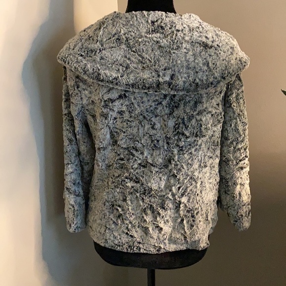 CAbi faux fur jacket - Picture 3 of 4